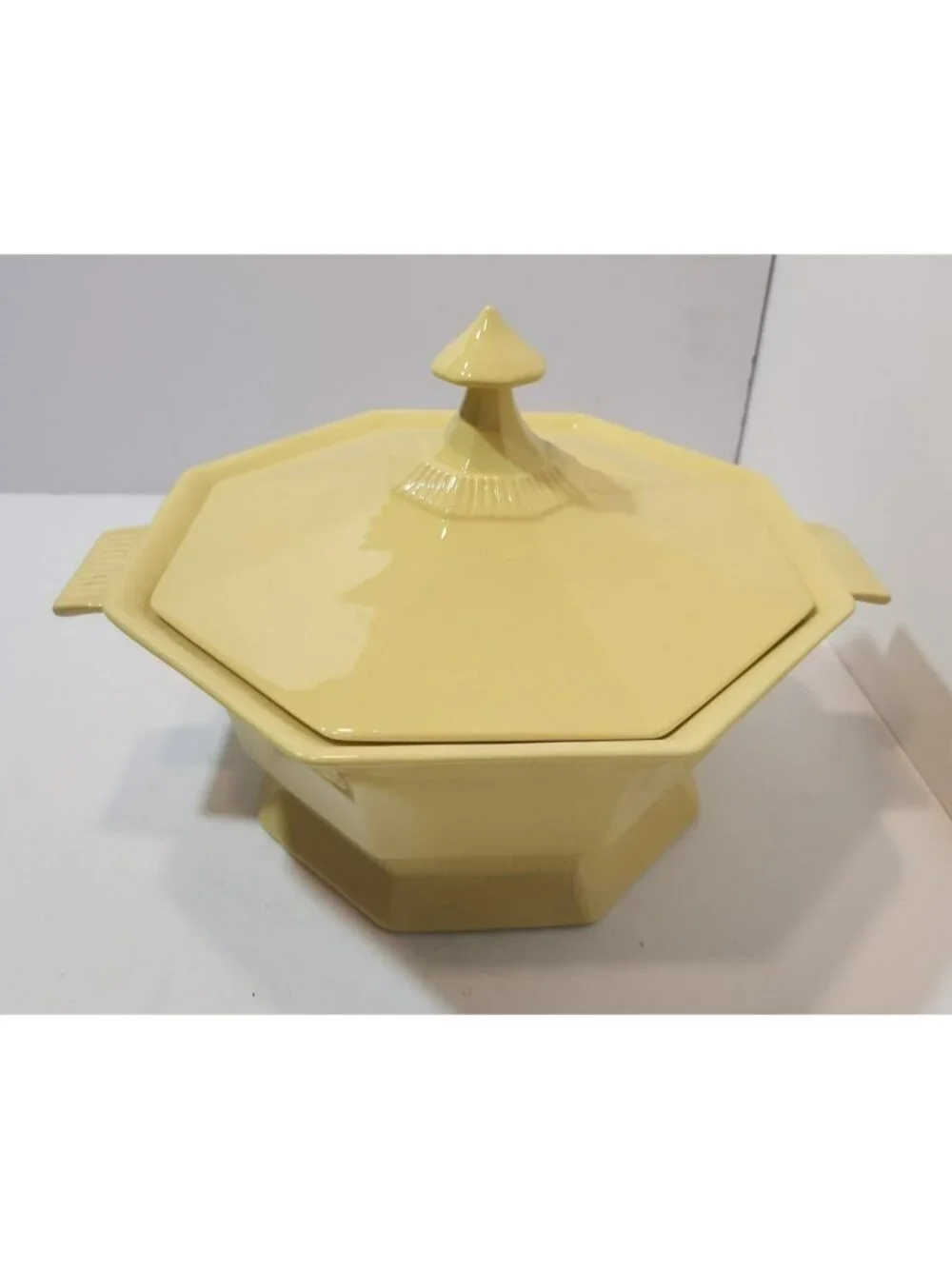 Vtg Independence Ironstone Daffodil Yellow Covered Serving Bowl/Casserole